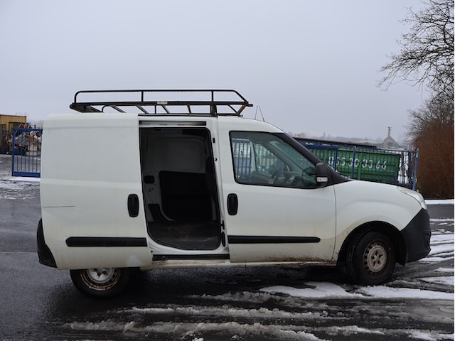 Opel combo - w0l6zyd1bf9563841 - 2015 - afbeelding 3 van  29