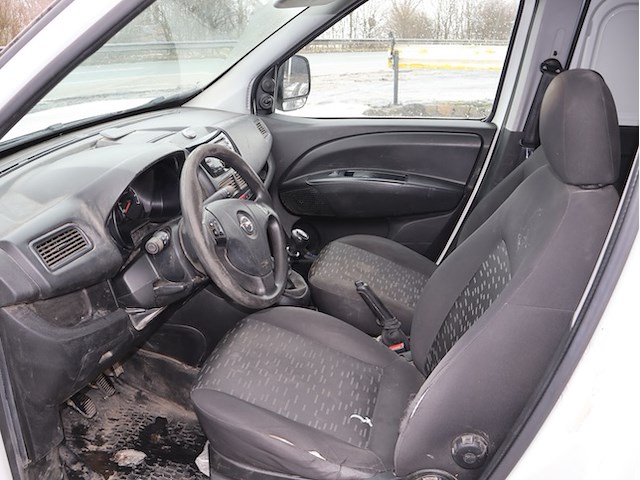 Opel combo - w0l6zyd1bf9563841 - 2015 - afbeelding 6 van  29