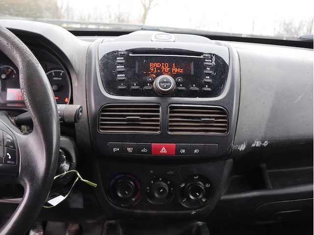 Opel combo - w0l6zyd1bf9563841 - 2015 - afbeelding 10 van  29