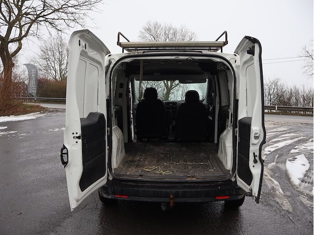 Opel combo - w0l6zyd1bf9563841 - 2015 - afbeelding 25 van  29