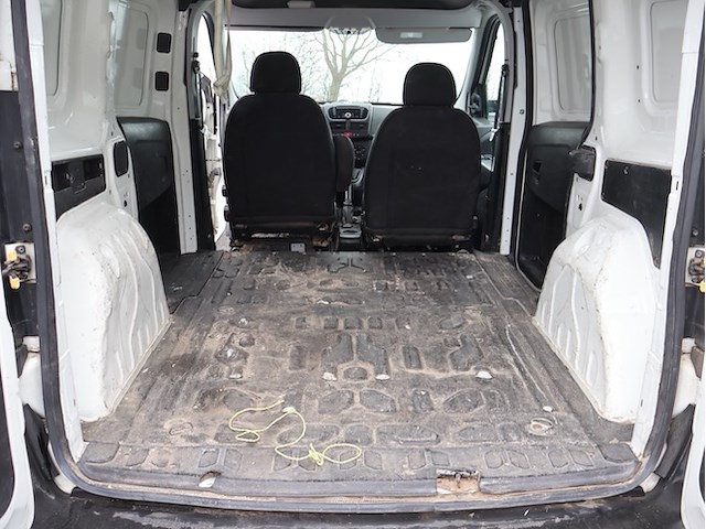 Opel combo - w0l6zyd1bf9563841 - 2015 - afbeelding 26 van  29