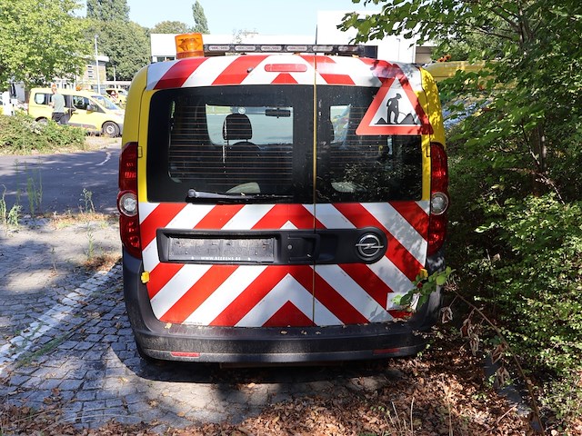 Opel combo - wol6azg1bh9622333 - 2017 - afbeelding 10 van  15