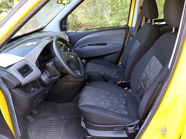 Opel combo - wol6azg1bh9622333 - 2017 - afbeelding 11 van  15