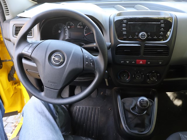 Opel combo - wol6azg1bh9622333 - 2017 - afbeelding 12 van  15