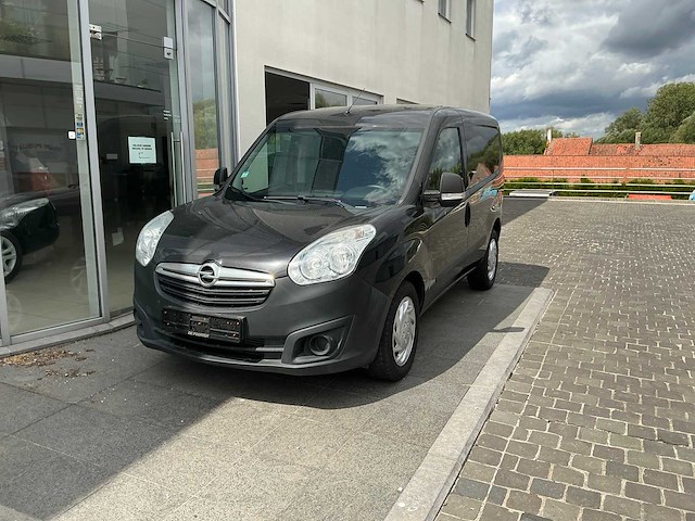Opel combo van lichte vrachtwagen - afbeelding 1 van  11