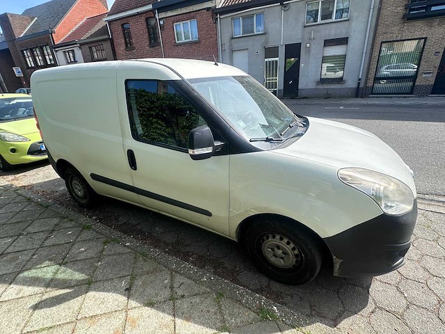 Opel combo - afbeelding 1 van  23