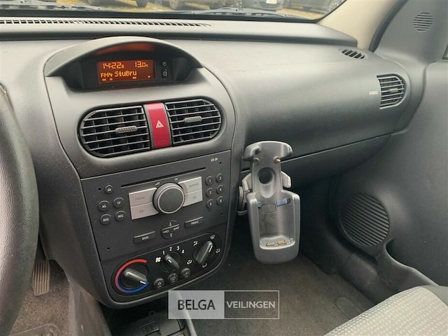 Opel combo - afbeelding 18 van  26