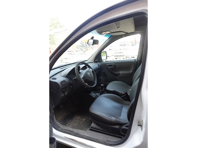 Opel combo - afbeelding 20 van  24