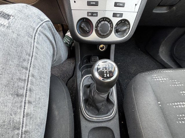 Opel corsa 1 3 fap, 2012 - afbeelding 4 van  33