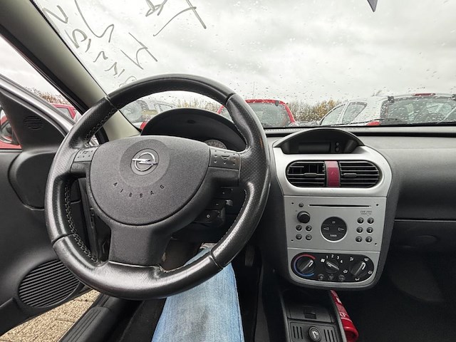Opel corsa 1.3 dt cdti 16v essentia, 2004 - afbeelding 2 van  36