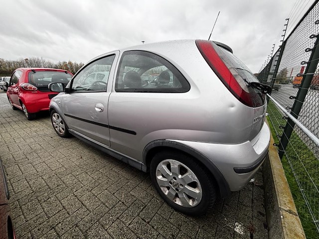 Opel corsa 1.3 dt cdti 16v essentia, 2004 - afbeelding 32 van  36