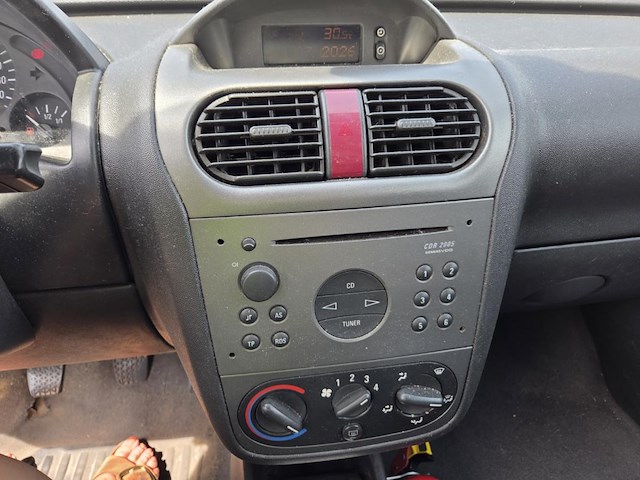 Opel corsa 1.3 dt cdti 16v essentia 70, 2004 - afbeelding 14 van  51