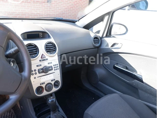 Opel corsa car - afbeelding 18 van  58