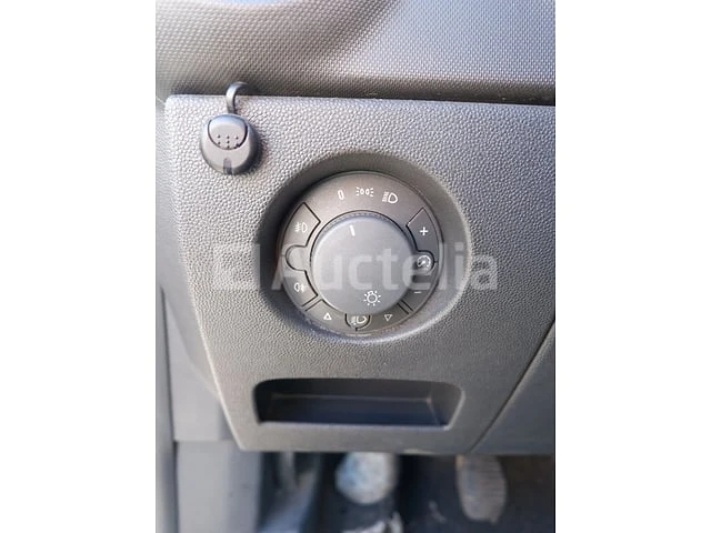 Opel corsa car - afbeelding 22 van  58
