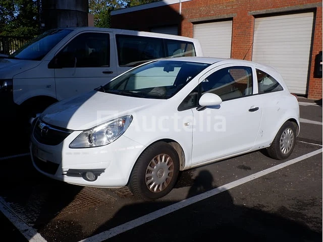 Opel corsa car - afbeelding 12 van  58