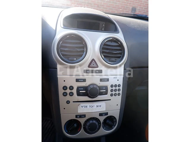 Opel corsa car - afbeelding 24 van  58