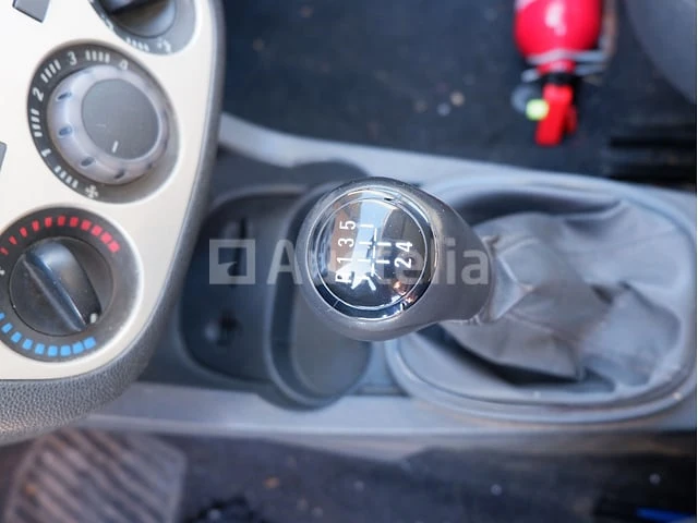 Opel corsa car - afbeelding 25 van  58