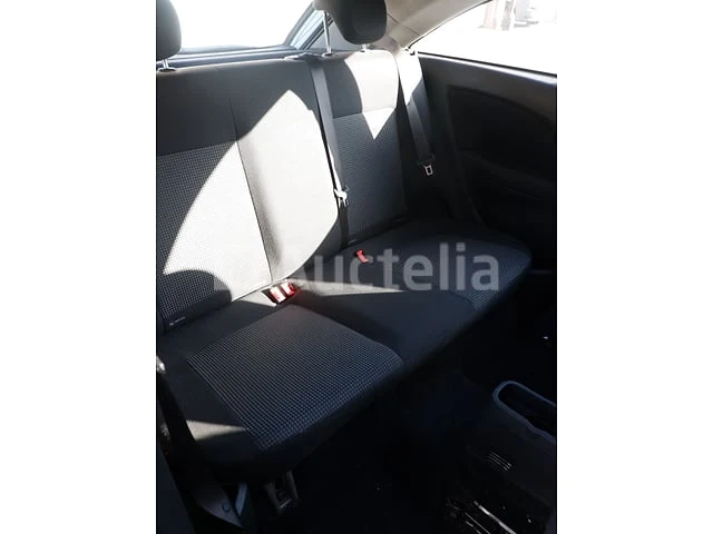 Opel corsa car - afbeelding 32 van  58