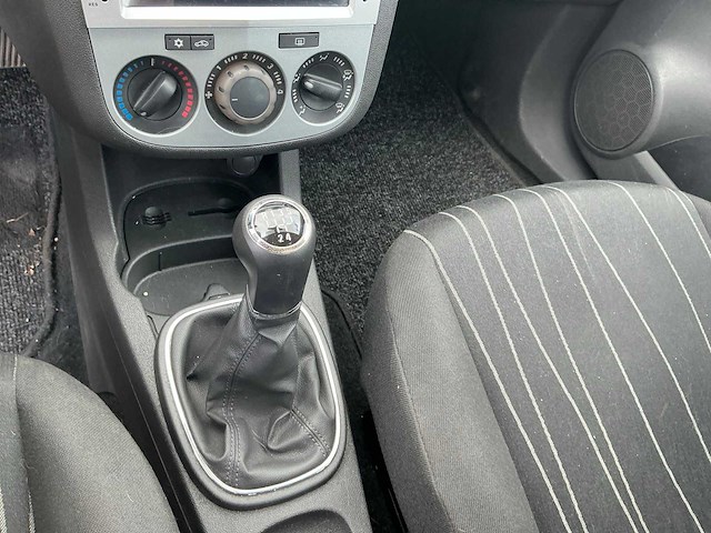 Opel corsa personenauto - afbeelding 3 van  11