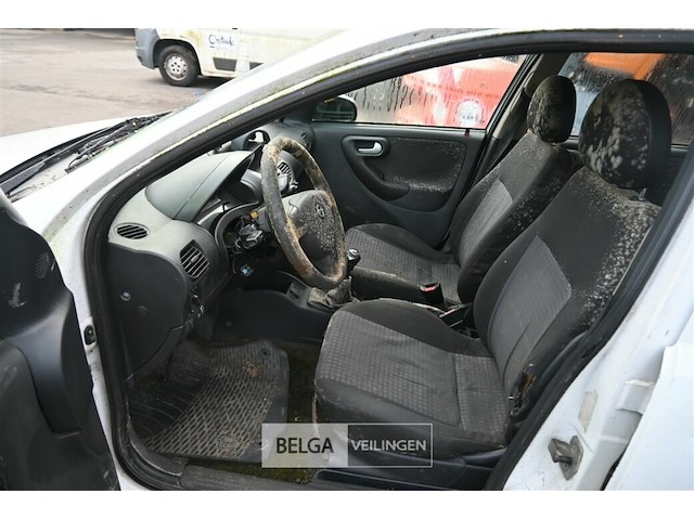 Opel corsa personenwagen - afbeelding 17 van  20
