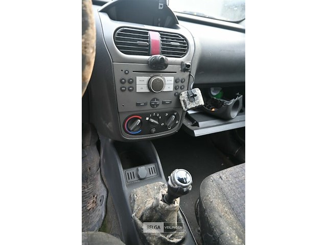 Opel corsa personenwagen - afbeelding 18 van  20