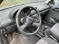 Opel corsa zonder papieren en sleutels - afbeelding 3 van  4