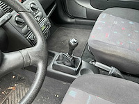 Opel corsa zonder papieren en sleutels - afbeelding 4 van  4