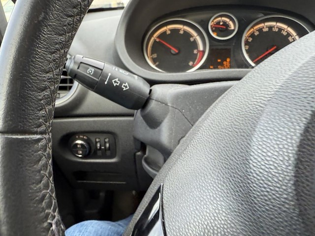 Opel corsa/1 3 cdti dpf, 2011 - afbeelding 7 van  29