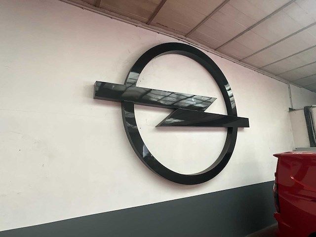 Opel logo - afbeelding 2 van  3