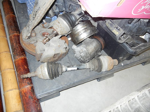 Opel motor en toebehoren (complete voorvorken, radiator, turbokoeler, etc..) - afbeelding 5 van  7