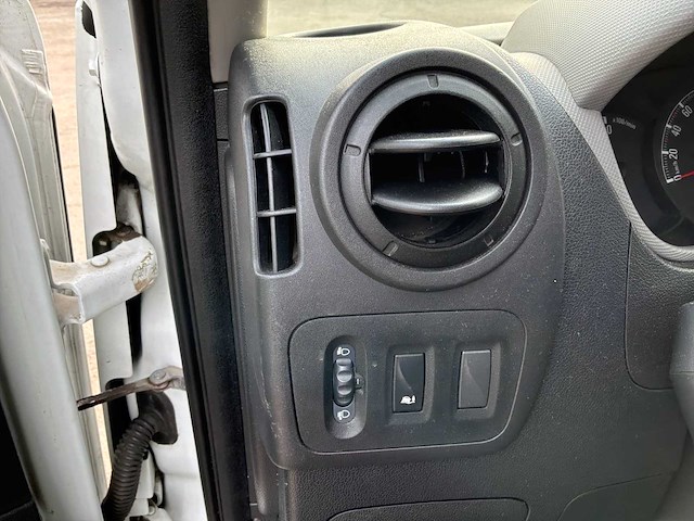 Opel novano van - afbeelding 19 van  51