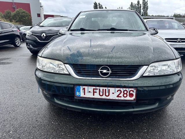 Opel vectra 1.6i xep 16v essentia, 1999 - afbeelding 12 van  31