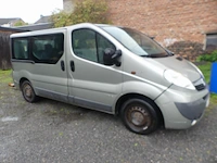 Opel vivaro en tuingereedschap