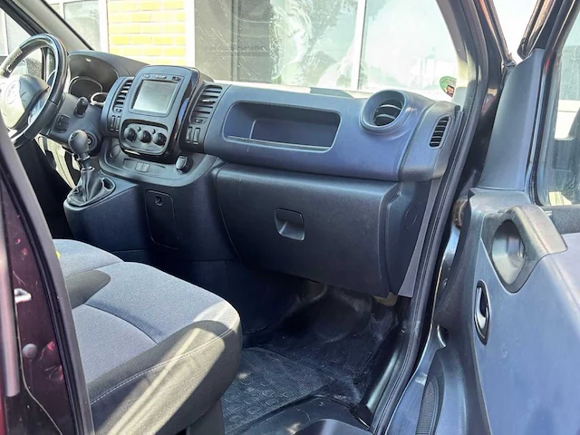 Opel vivaro van -b 1.6 cdti 115 pk – 299.103 km – handgeschakelde versnellingsbak – 3 zitplaatsen - afbeelding 3 van  21