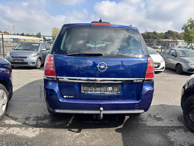Opel zafira 1.9 dt cdti cosmo fap 120 at, 2005 - afbeelding 40 van  43
