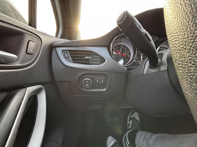 Opel/astra 1 s, 2020 - afbeelding 8 van  31