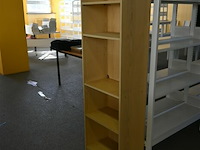 Open houten kast