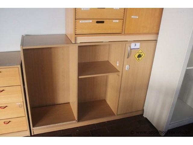 Open houten opbergkast - afbeelding 1 van  1