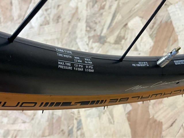 Open min.d. carbon racefiets - afbeelding 6 van  16