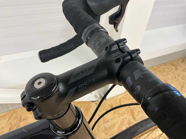 Open min.d. carbon racefiets - afbeelding 11 van  16