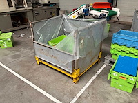 Opklapbare metalen stapelbak (2x) - afbeelding 1 van  2