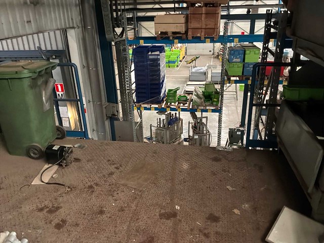 Opklapbare metalen stapelbak (4x) - afbeelding 5 van  5
