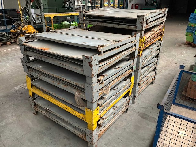 Opklapbare metalen stapelbak - afbeelding 3 van  3