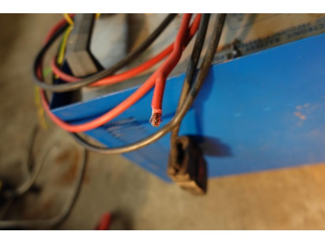 Oplader 36v voor stapelaar of clark - afbeelding 2 van  3