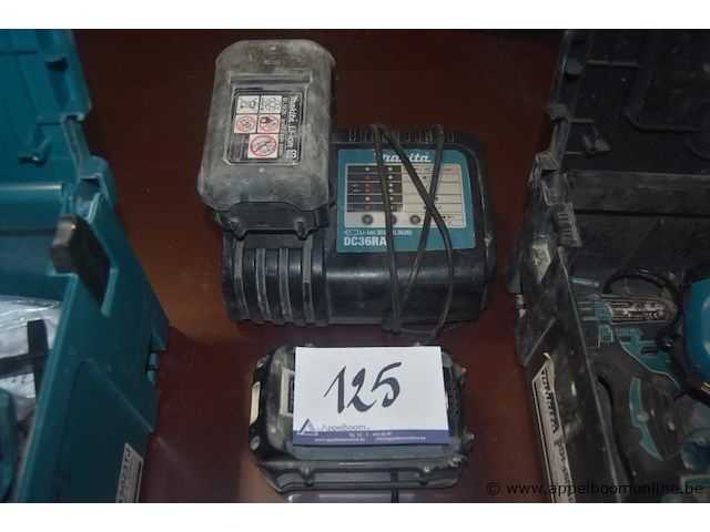 Oplader makita vv 2 batterijen - afbeelding 1 van  3