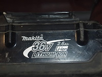 Oplader makita vv 2 batterijen - afbeelding 2 van  3