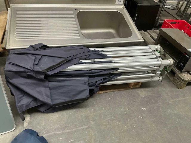 Opplooibare partytent - afbeelding 1 van  5