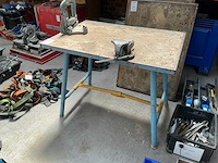 Opplooibare werktafel met bankschoef / pijpklem - afbeelding 1 van  2