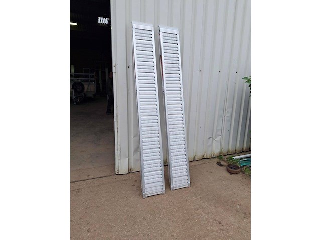 Oprijplaten 3000kg nieuw - afbeelding 1 van  1