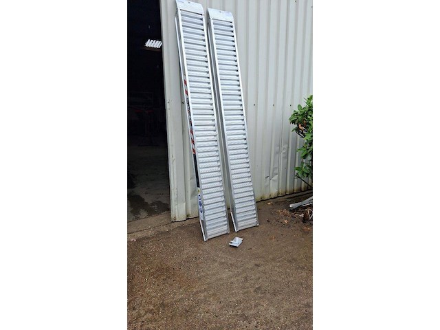 Oprijplaten 3.00x0.36m 4500kg nieuw - afbeelding 1 van  1